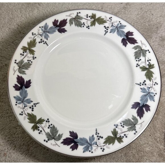 4 Royal Doulton Burgundy Dinner Plates TC1001 Translucent China 10.5" England - Picture 3 of 6